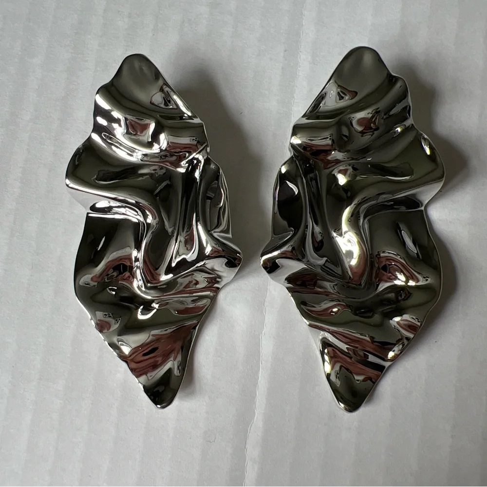 Alexis Bittar Crumpled Earrings Silver - Picture 9 of 14